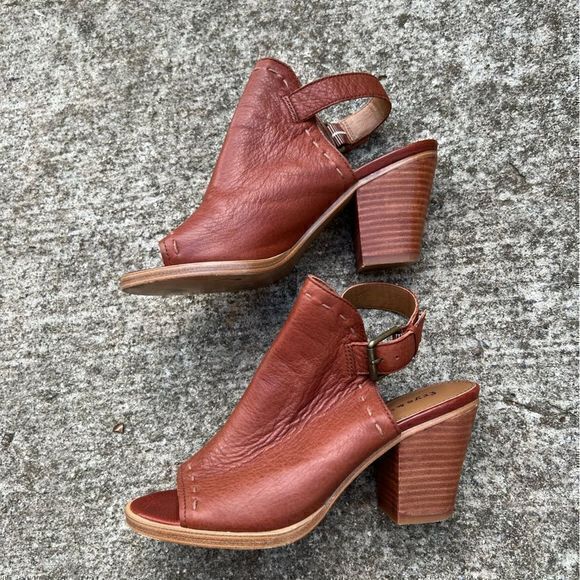 Frye & Co. Donna Peep Toe Heel Sandals Leather Upper Buckle Closure Brown Size 6 - Picture 3 of 11